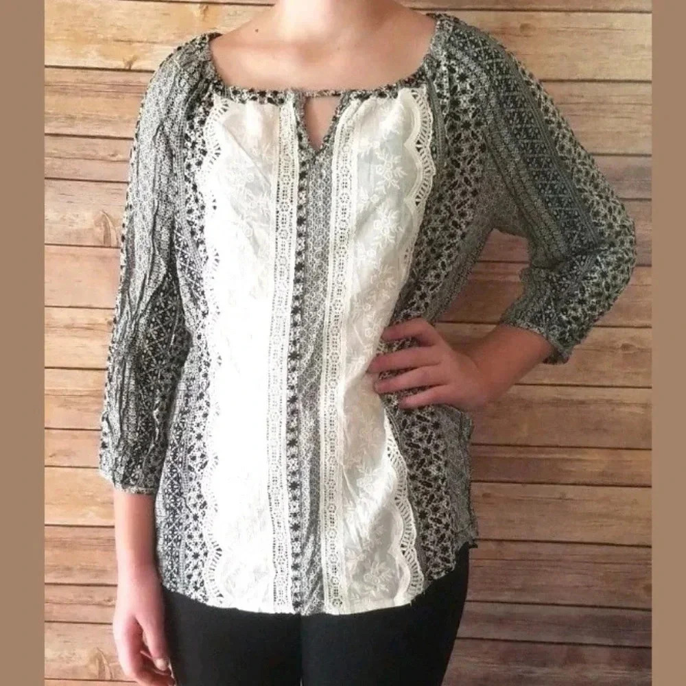 AVAILABLE Top Blouse Size Medium Floral